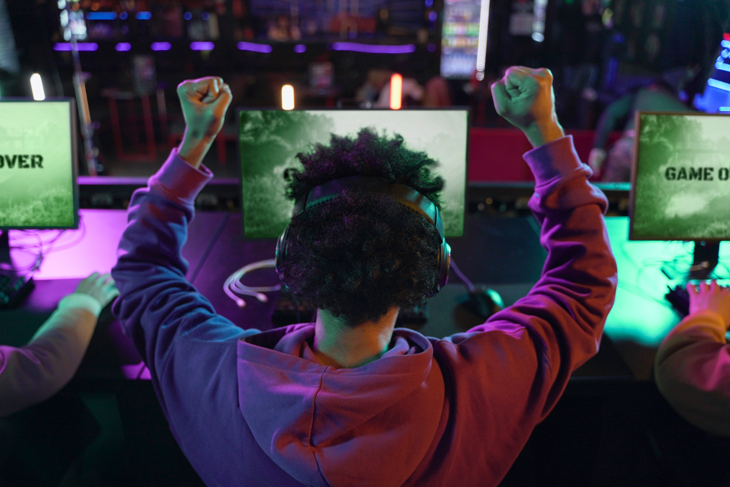 Trucos para jugar en 2025: SSD rápidos, escalado inteligente y ajustes que protegen la velocidad de fotogramas
